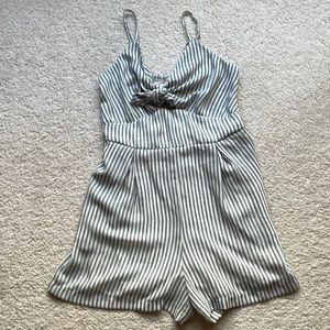 Japna Romper sleeveless with tie on chest